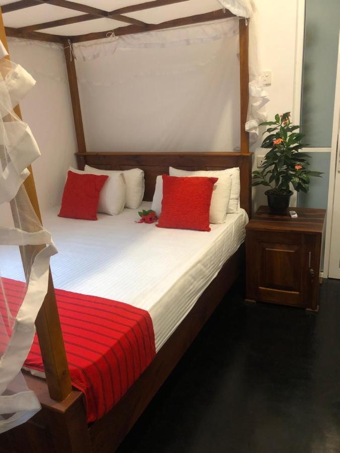 Hiriketiya New Radiant House Hotel Dickwella Exterior photo